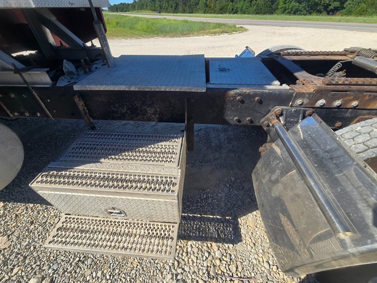 1995-peterbilt-379-image-74