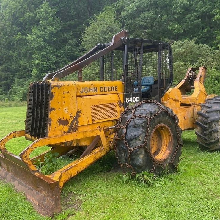 JOHN DEERE 640