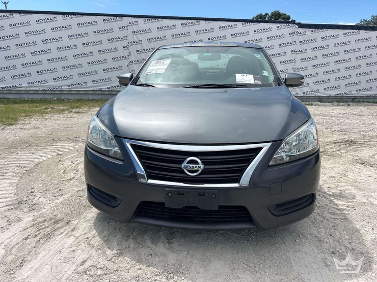 2015-nissan-sentra-sedan-image-25