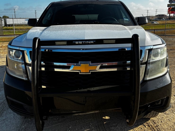 2015-chevrolet-tahoe-image-2