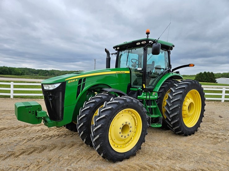 2013-john-deere-8335r-image-1