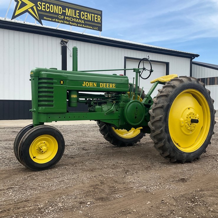 1939 JOHN DEERE MODEL B