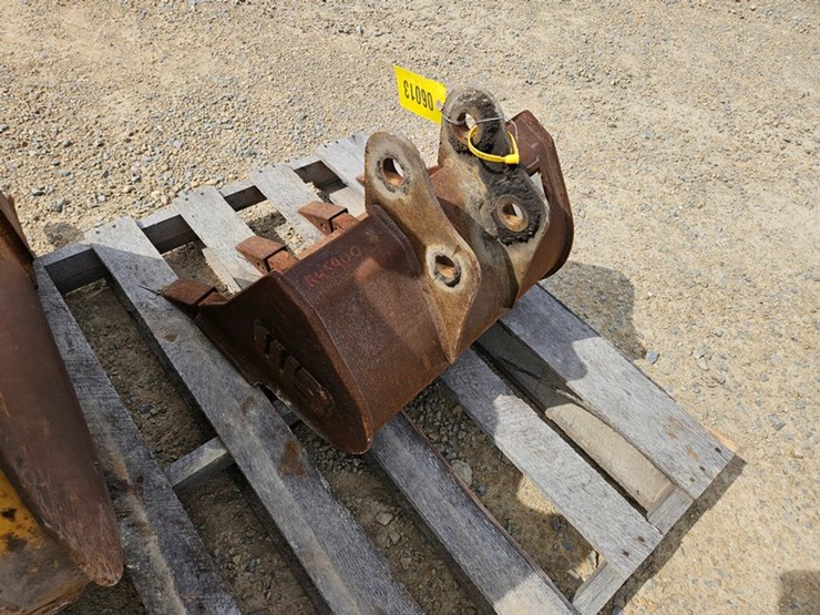 #48-•-2014-wacker-1404-20"-excavator-bucket-image-3