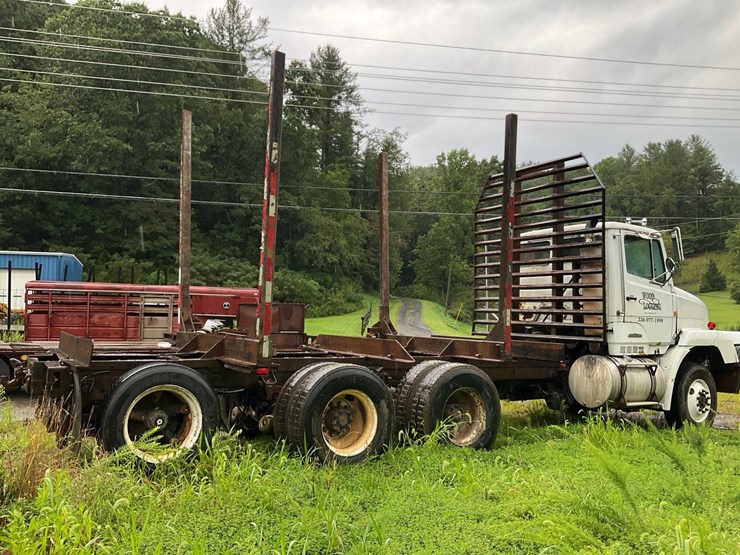 #141-•-1988-freightliner-log-truck-image-5