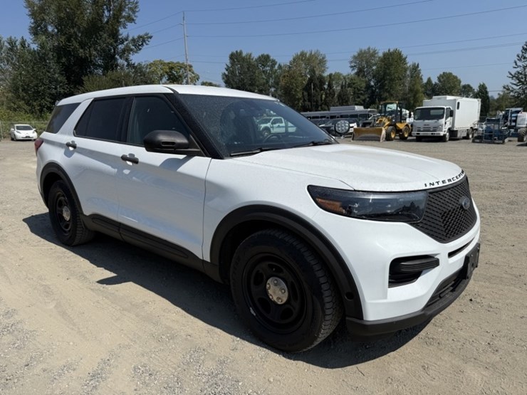 2020-ford-explorer-image-2