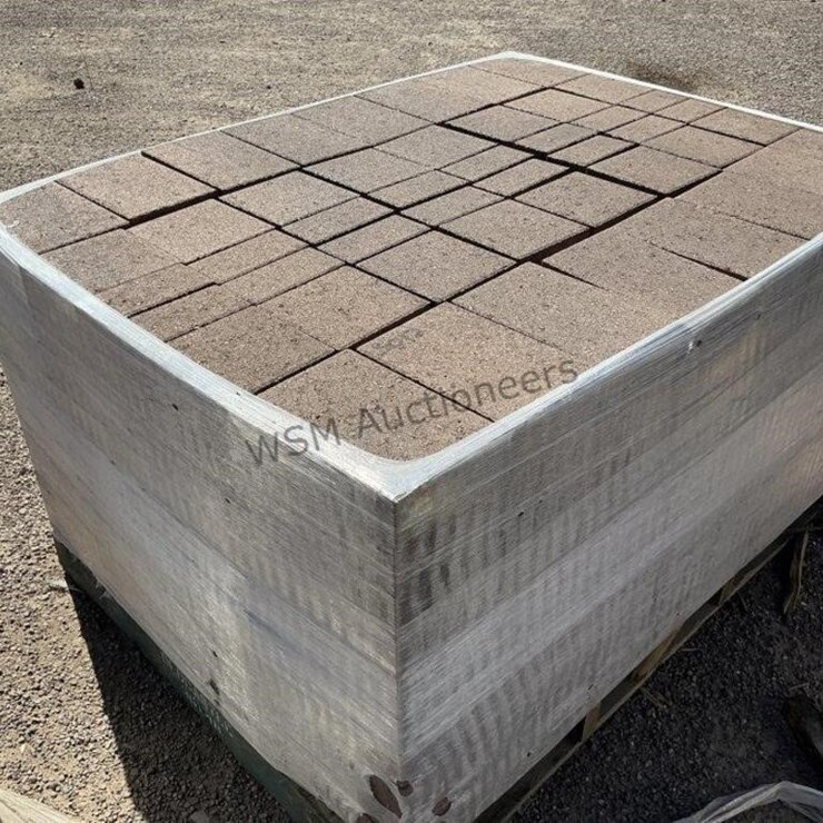 PALLET OF STONE PAVERS