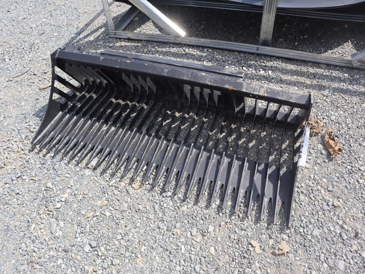 sliding-loader-seive-bucket-image-2