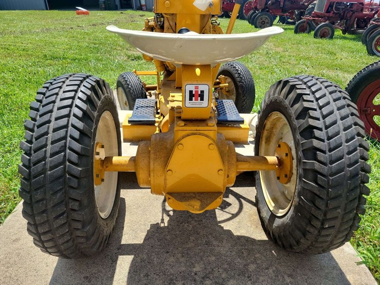 1962-cub-cadet-mower-image-4