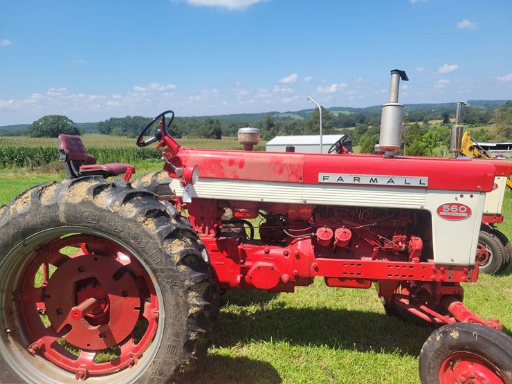 1959-farmall-560-diesel-image-2