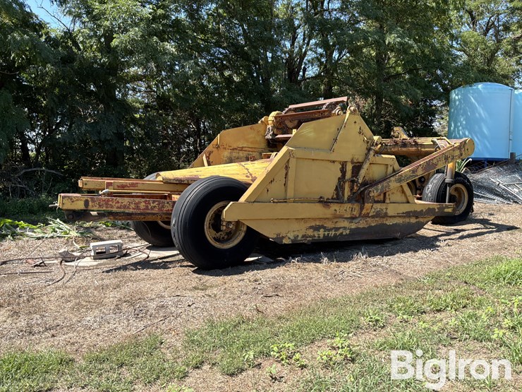 soil-mover-90-e-pull-type-scraper-image-5