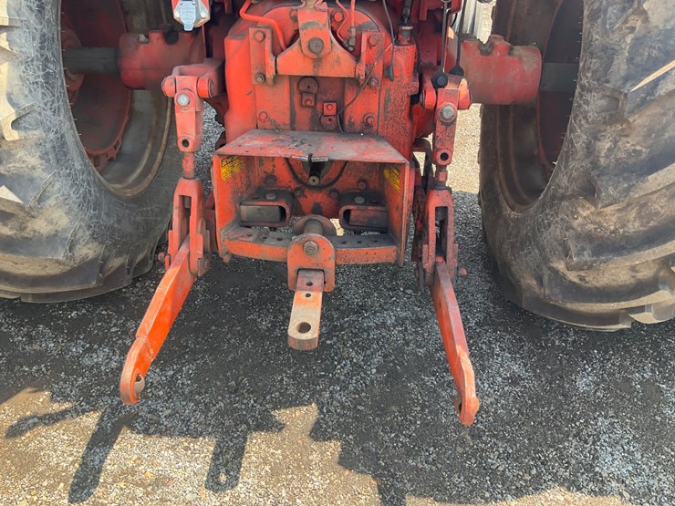 #5506-•-case-1570-agri-king-tractor-image-13
