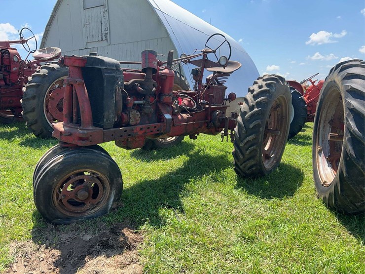 1954-farmall-super-h-image-1