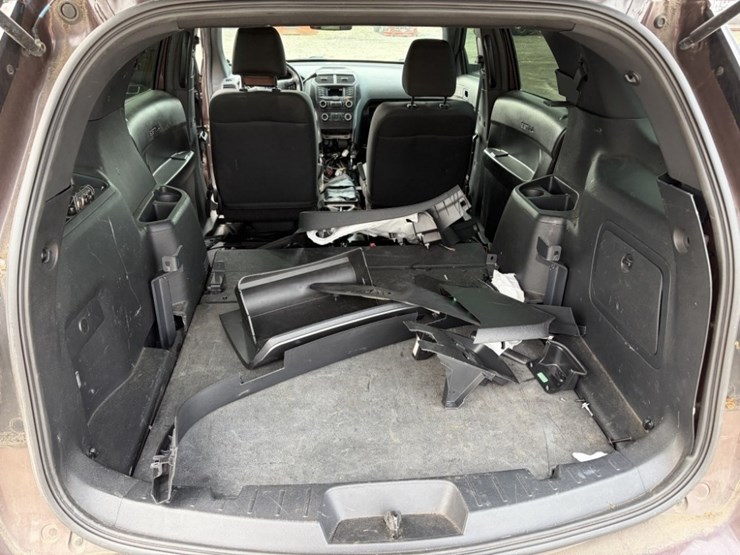 2017-ford-explorer-image-21