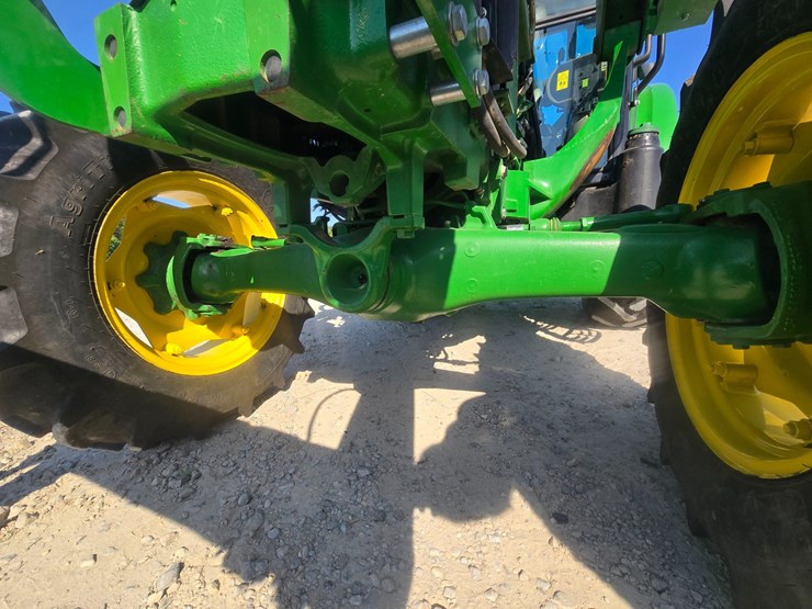 2024-john-deere-5075e-image-64