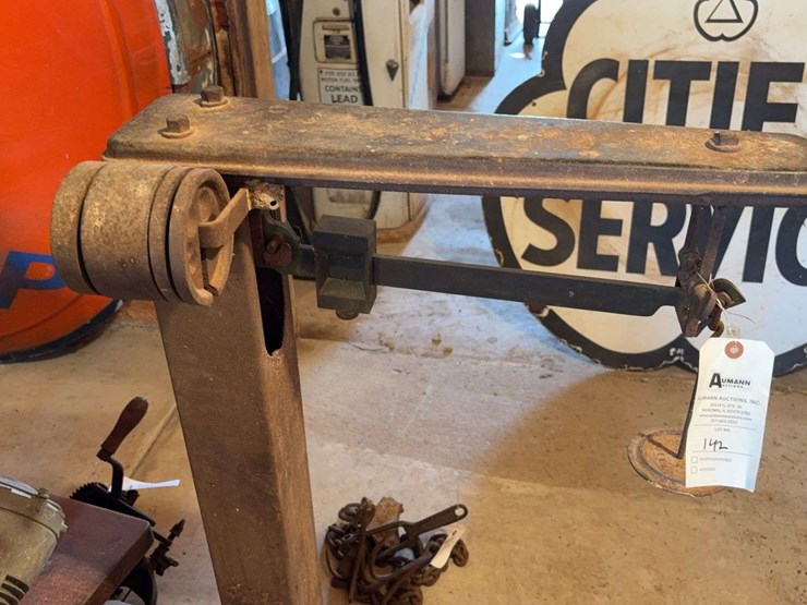 rolling-fairbanks-platform-scale-and-wooden-legs-image-2