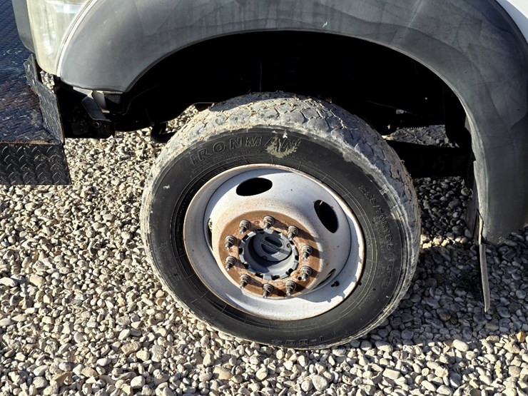 2011-ford-f550-image-12