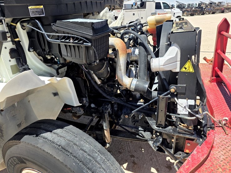 2014-international-durastar-4300-image-13