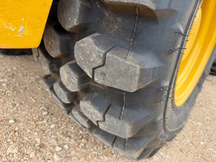 2023-john-deere-g-image-19