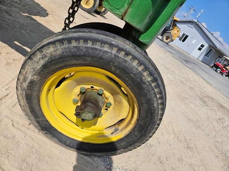 john-deere-b-image-39