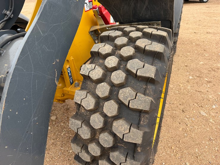 2023-john-deere-g-image-17