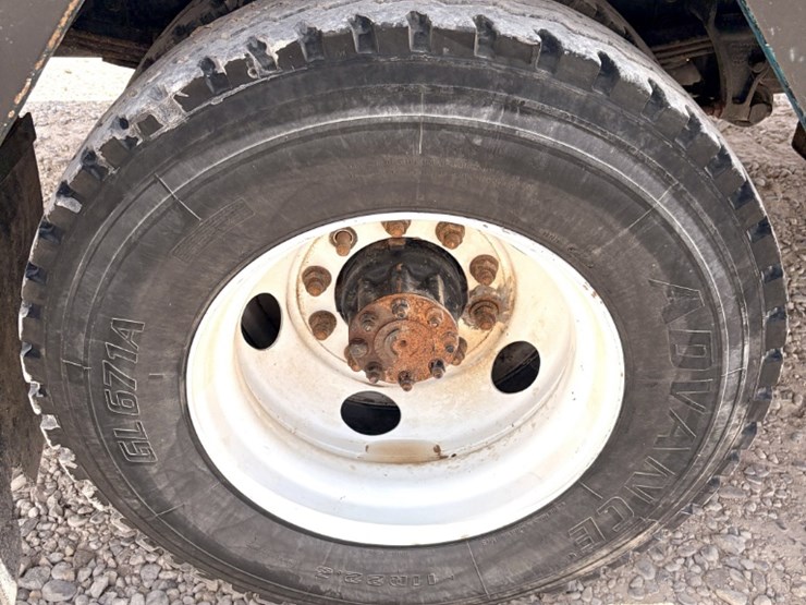 2013-international-durastar-4300-image-15