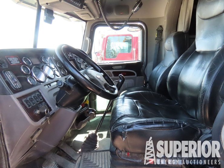 2020-peterbilt-389-image-5