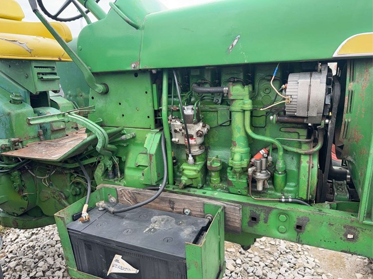 1976-john-deere-3020-image-3