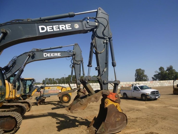 2011-deere-225d-lc-image-11