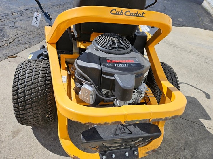 #651-•-cub-cadet-zt1-zero-turn-mower-image-19