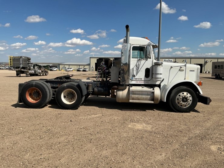 2000-peterbilt-379-image-4