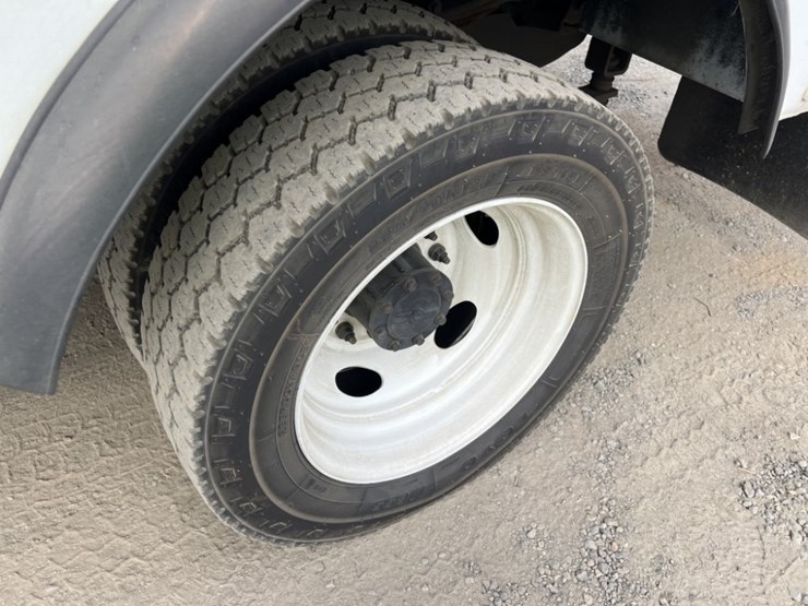 2017-ford-f550-image-13