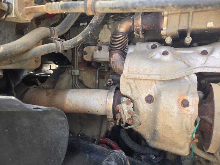 2017-freightliner-122sd-image-40