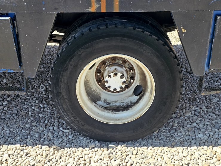 2010-international-durastar-4300-image-16