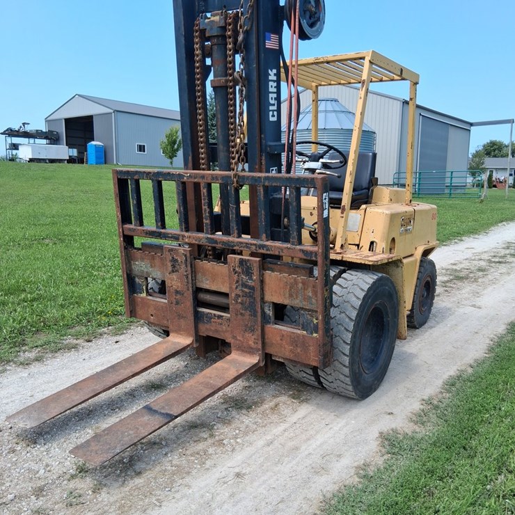 #108 • Clark C500Y80S Pneumatic Forklift