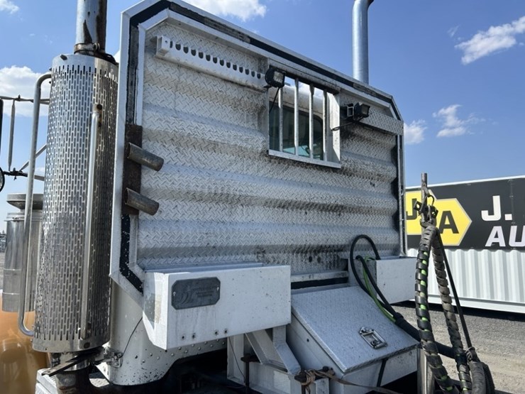 1994-peterbilt-378-image-21