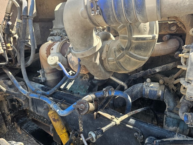2015-peterbilt-386-image-36
