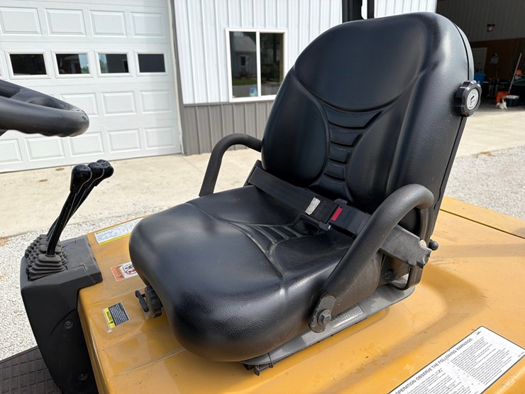 #1363-•-cat-ec25en-electric-forklift-image-23