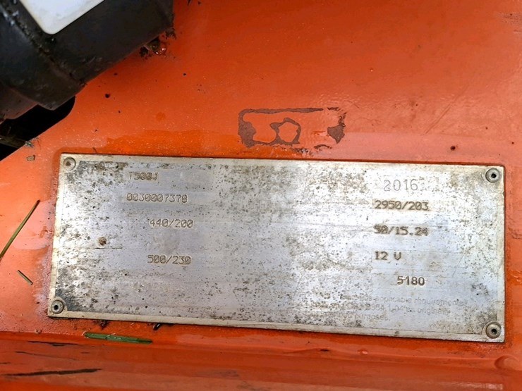 2016-jlg-t500j-image-12