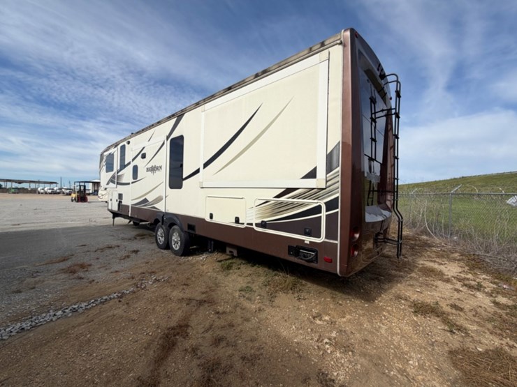 2016-bighorn-5th-wheel-image-7
