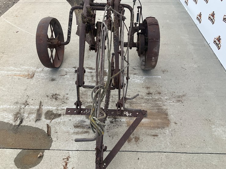#5302-•-antique-pull-type-plow-image-5