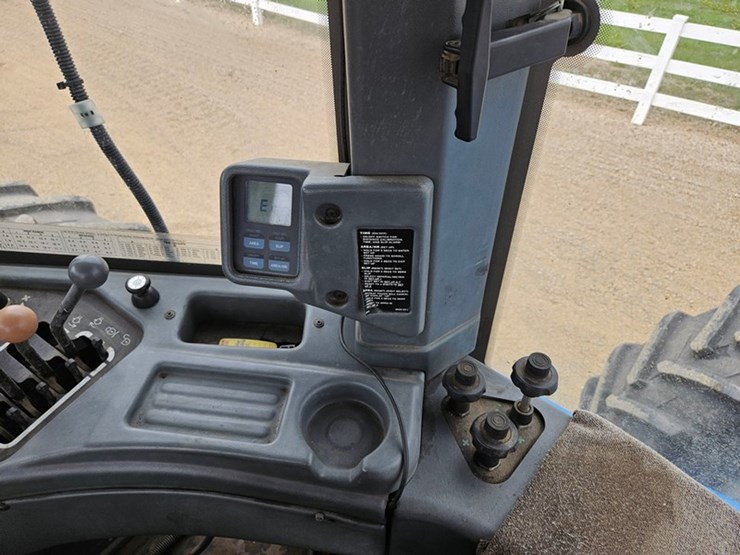 new-holland-9682-image-40