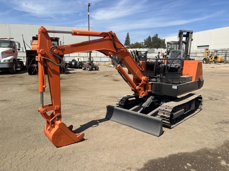 hitachi-ex21-image-1