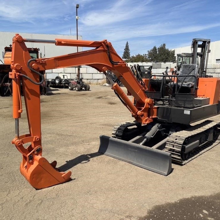 HITACHI EX21