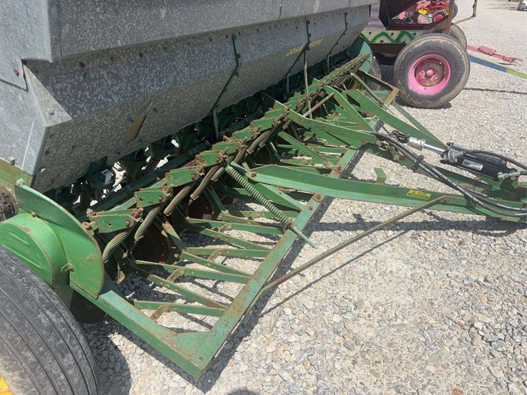 john-deere-b-image-8