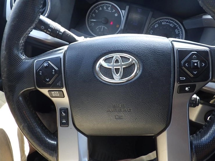 2017-toyota-tacoma-image-26