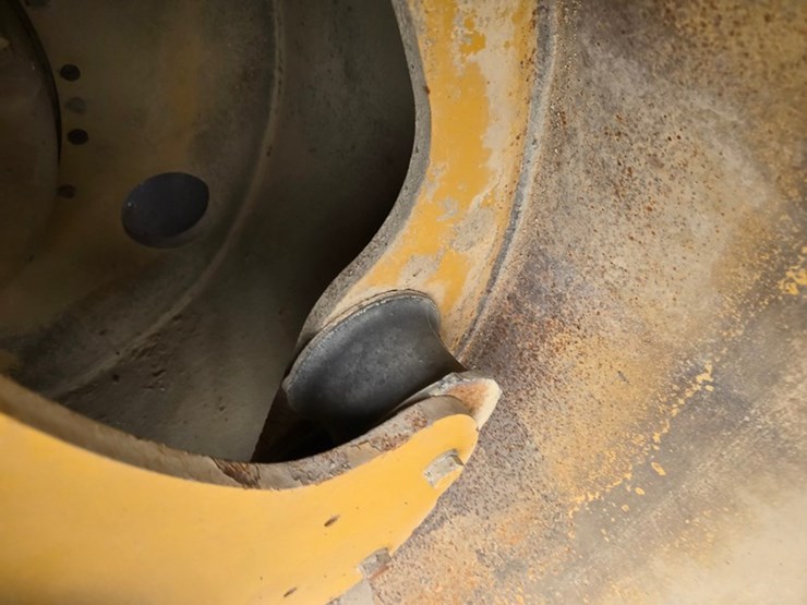 caterpillar-cb54xw-image-27