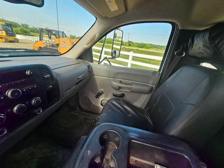 2007-chevrolet-3500hd-image-24