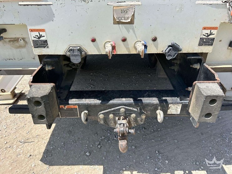 2019-freightliner-m2-106-image-25