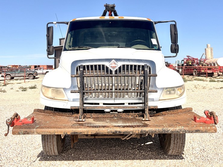 2019-international-durastar-4300-image-2