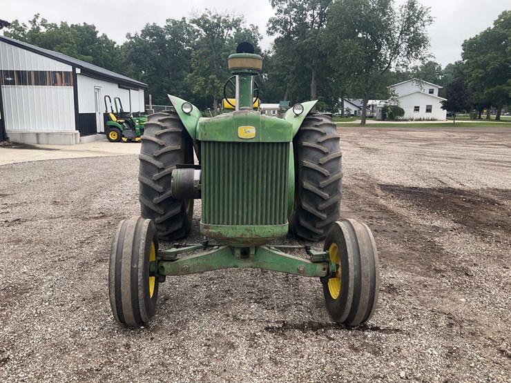 1958-john-deere-820-image-8